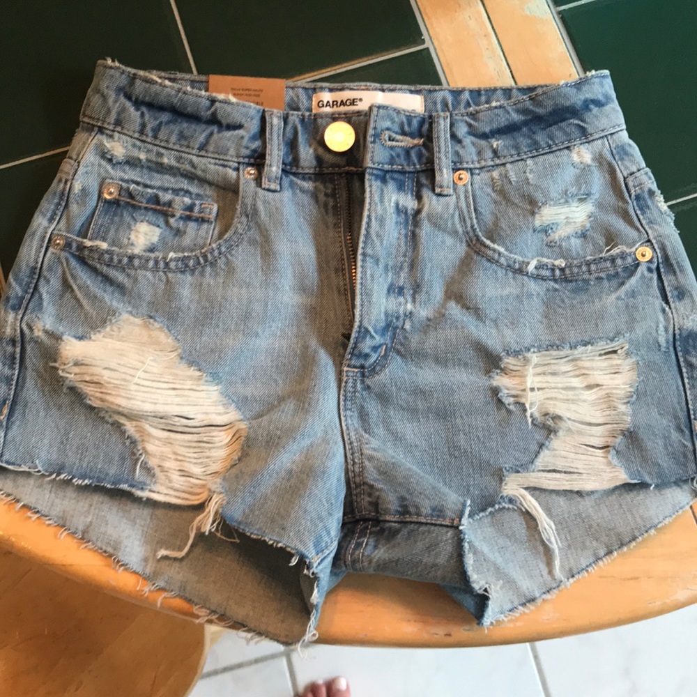 Ripped High waisted shorts